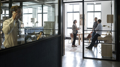 Arbeiten im Büro: Überblick über Berufe, Gehälter und Einstieg