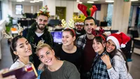 Weihnachtsfeier im Büro Weihnachtsfeier im Büro
