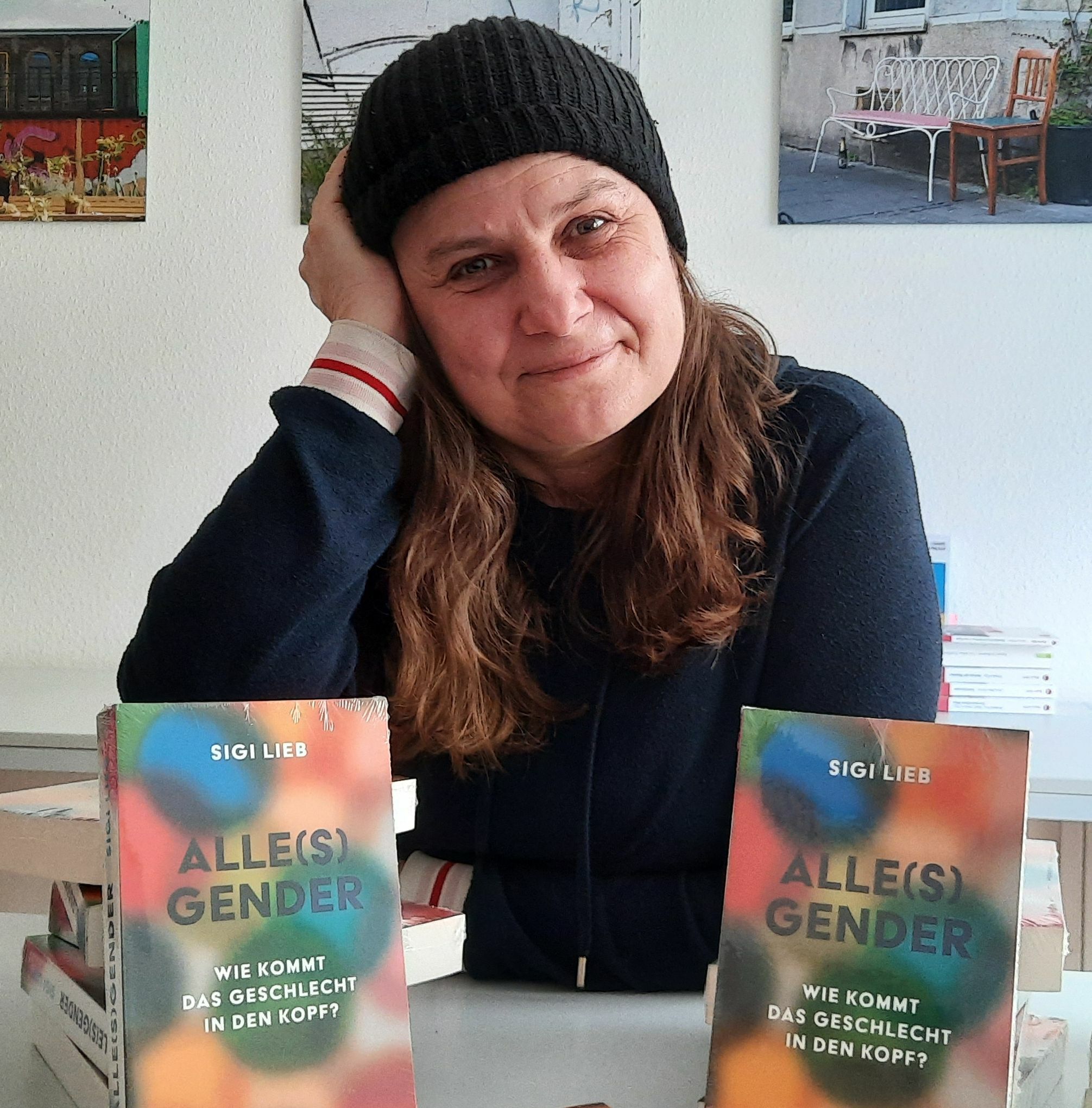 2023 Sigi Lieb mit Buch Alle s Gender Foto Tobias Bensch 002