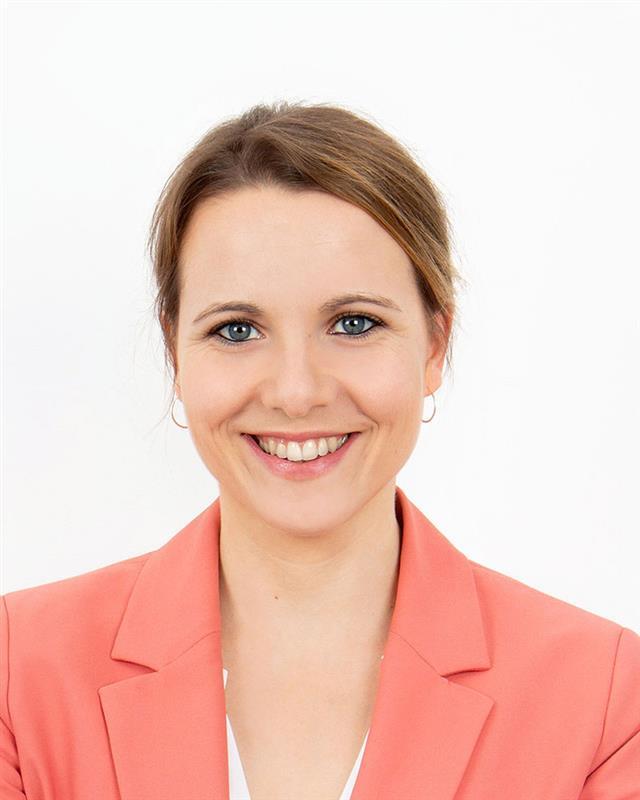 Maresa Mayer c karriere at